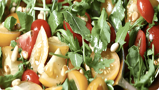 TOMATO & ARUGULA SALAD (VEGETARIAN – GLUTEN FREE)